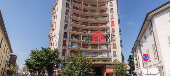 Квартира с 3 комнатами в Новара, Италия № 307567 21