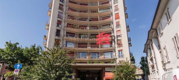 Квартира с 3 комнатами в Новара, Италия № 307567 20