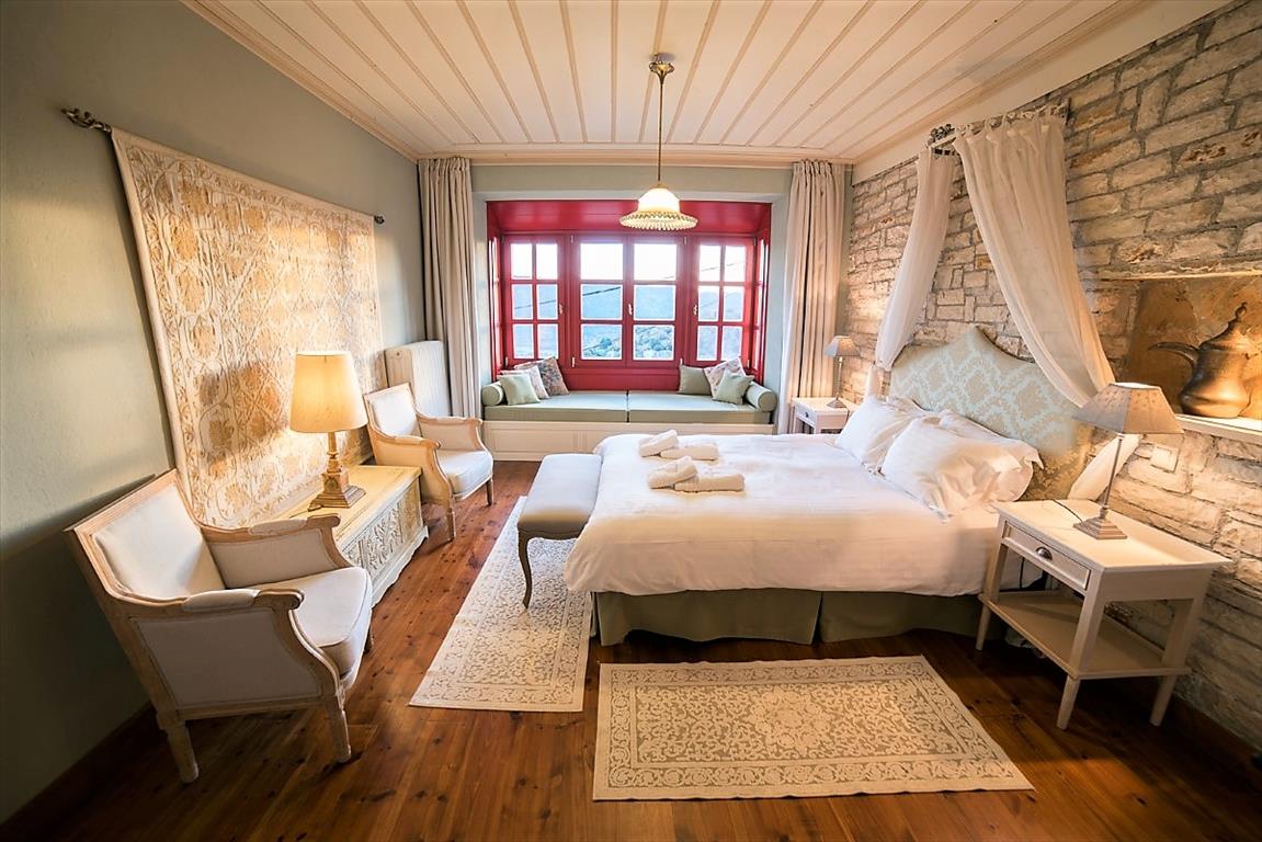 625m² Townhouse in Ioannina, Greece No. 4610