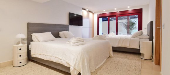 7 bedrooms Villa in Marbella, Spain No. 89532 4