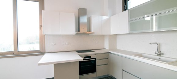 Villa de 4 dormitorios en Paphos, Cyprus No. 67610 2