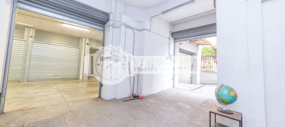 1 room Garage in Rome, Italy No. 91502 7