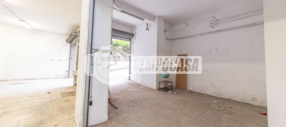 1 room Garage in Rome, Italy No. 91502 6