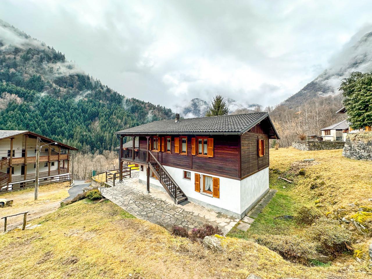 5 rooms Villa in Boccioleto, Italy No. 236461