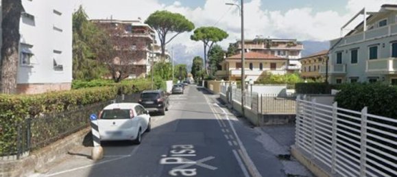 3 rooms Apartment in Massa, Italy No. 47900 2