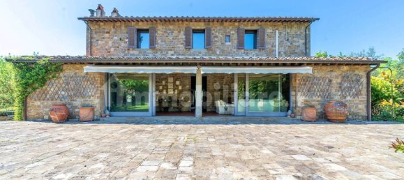 4 bedrooms House in Florence, Italy No. 238025 2