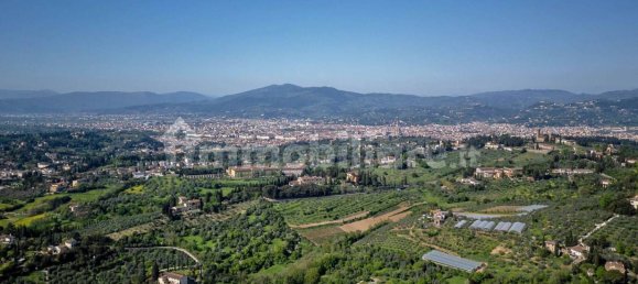 4 bedrooms House in Florence, Italy No. 238025 25