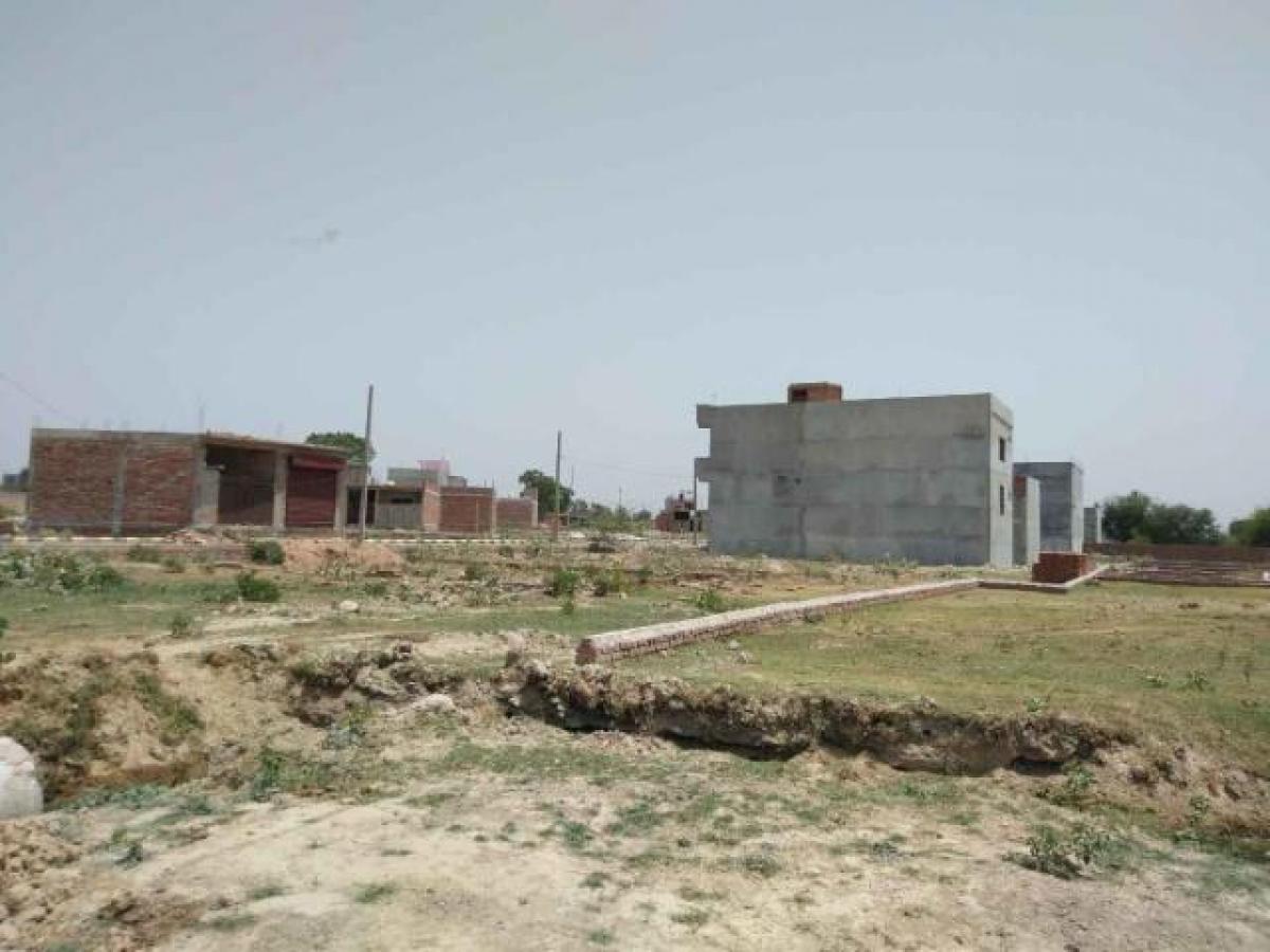  Land in Lucknow, India No. 33337