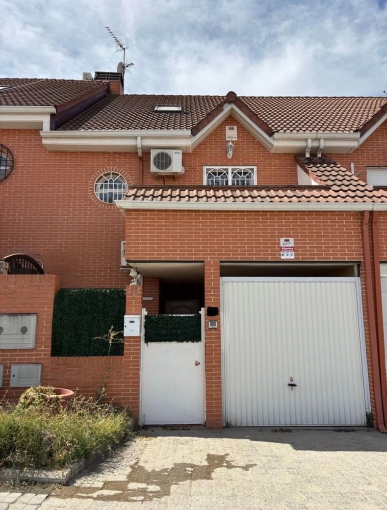4 Schlafzimmer Haus in Mostoles, Spain, Nr. 217641
