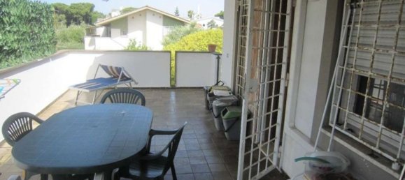 Квартира с 2 комнатами в Анцио, Италия № 202965 13