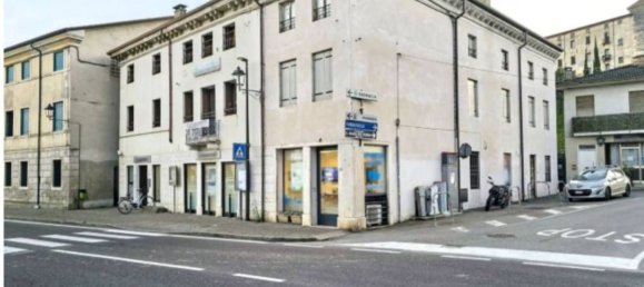 Studio in Isola Vicentina, Italy No. 284810 11