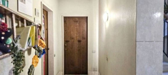 Studio in Isola Vicentina, Italy No. 284810 10