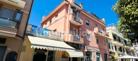 Квартира с 3 спальнями в Неттуно, Италия № 272658 9