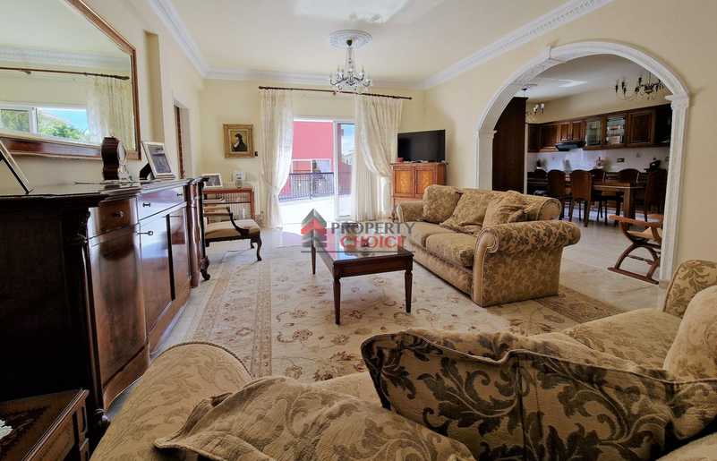 Вилла с 6 спальнями в Ороклини, Кипр № 20924