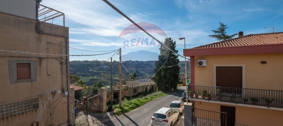 3 Schlafzimmer Wohnung in Caltagirone, Italy, Nr. 168411 5