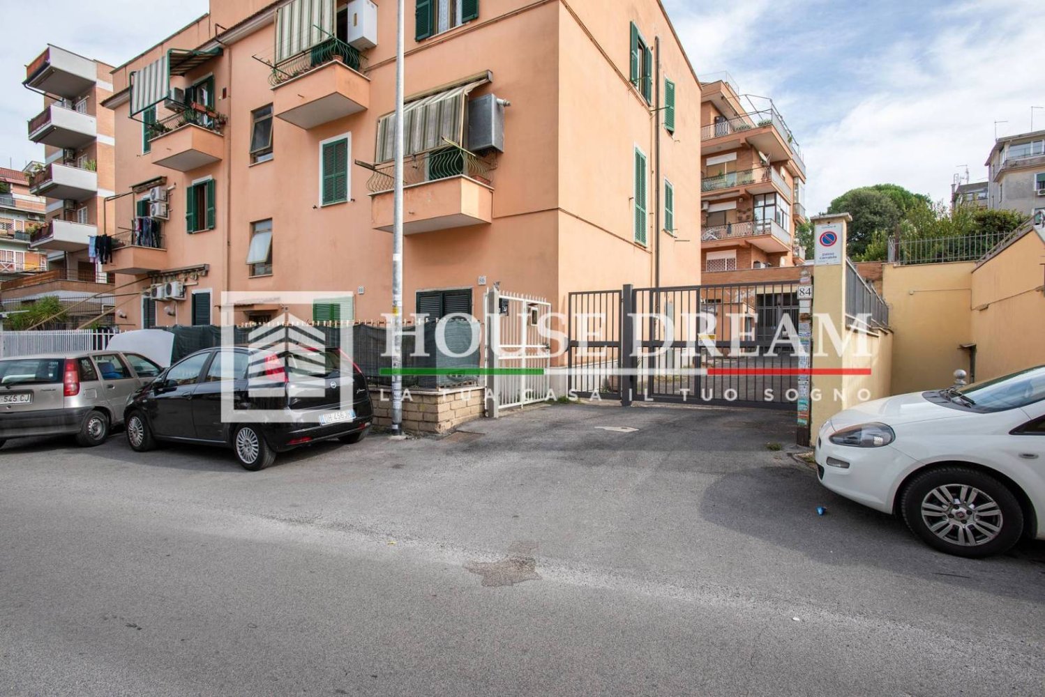2-Zimmer Gewerbliche Immobilie in Rome, Italy, Nr. 313439
