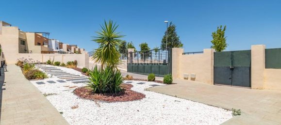 3 bedrooms Townhouse in Las Gabias, Spain No. 172883 5