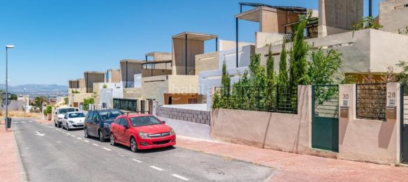 3 bedrooms Townhouse in Las Gabias, Spain No. 172883 2