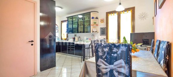 3 bedrooms House in Santa Maria a Monte, Italy No. 352490 14