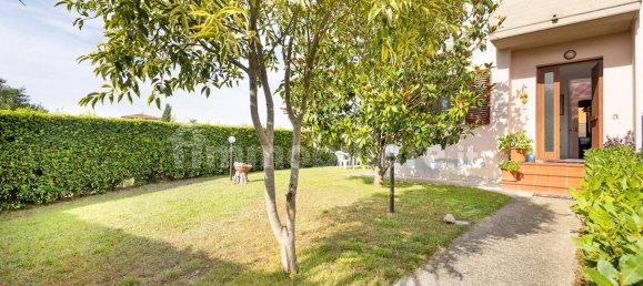 3 bedrooms House in Santa Maria a Monte, Italy No. 352490 8