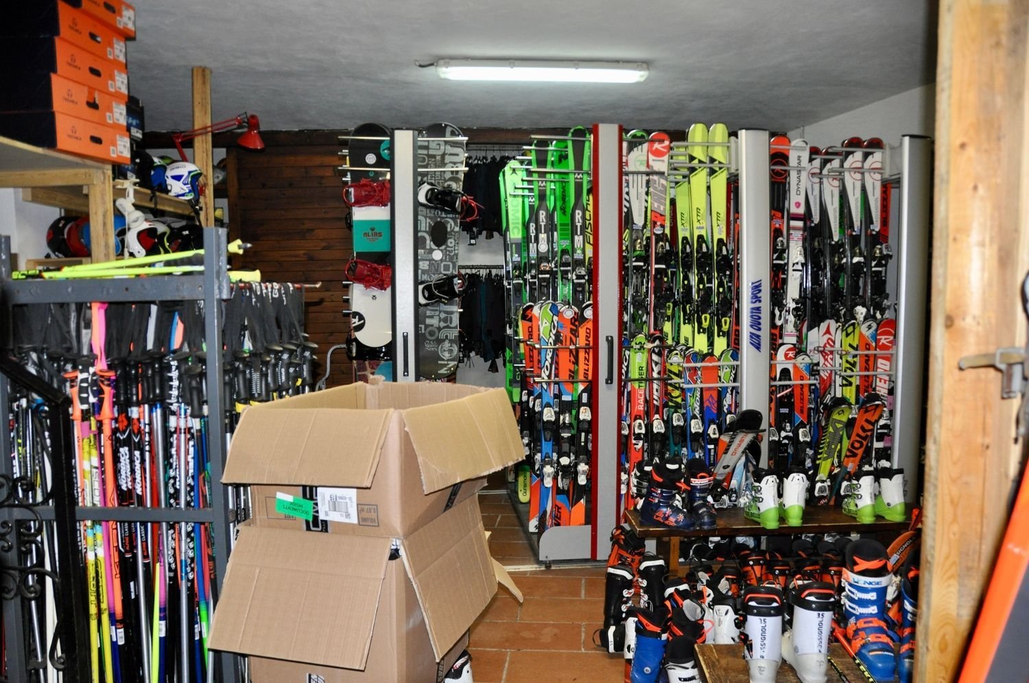 Gewerbliche Immobilie in Cesana Torinese, Italy 136m², Nr. 115606