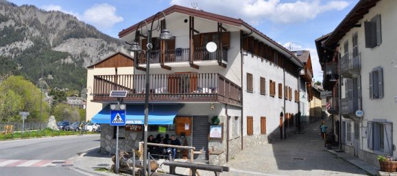 Gewerbliche Immobilie in Cesana Torinese, Italy 136m², Nr. 115606 11