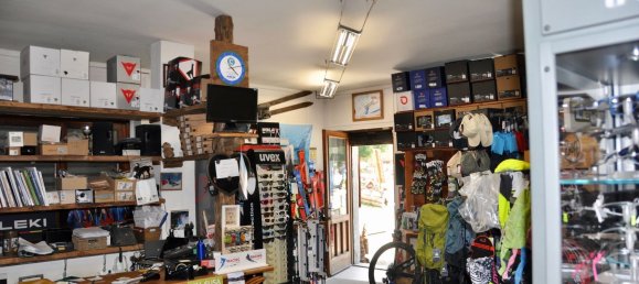 Gewerbliche Immobilie in Cesana Torinese, Italy 136m², Nr. 115606 6