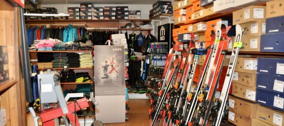 Gewerbliche Immobilie in Cesana Torinese, Italy 136m², Nr. 115606 17