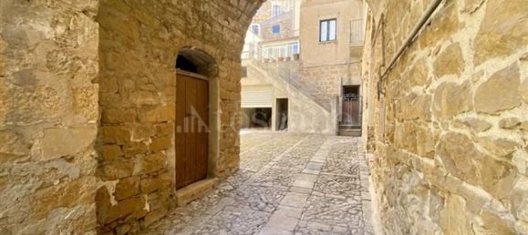 8 rooms Apartment in Calascibetta, Italy No. 46414 3