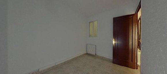 4 Schlafzimmer Wohnung in L'Hospitalet de Llobregat, Spain, Nr. 32576 12