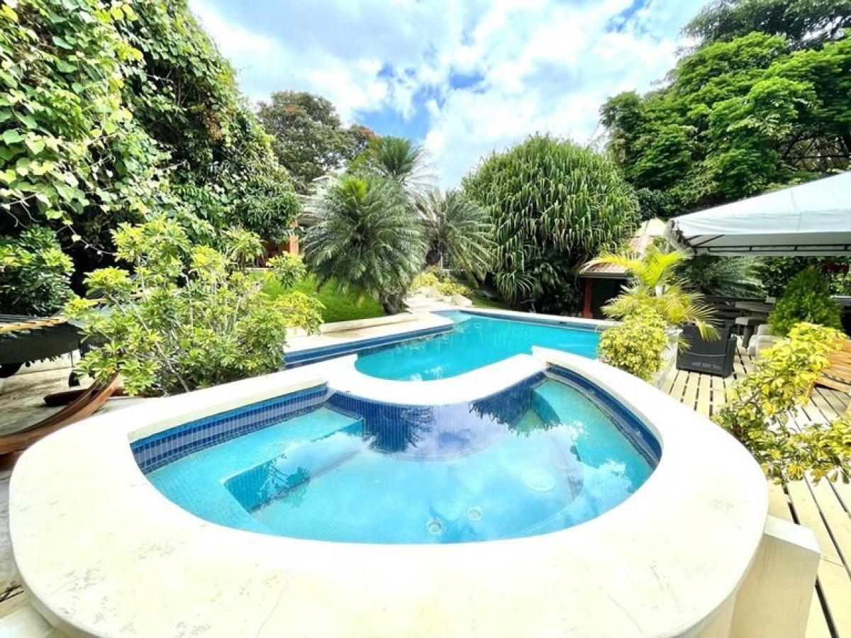 5 chambres Maison à Santa Ana, Costa Rica No. 1219