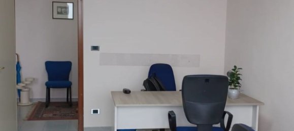 56m² Office in Naples, Italy No. 29993 7