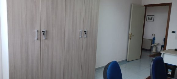 56m² Office in Naples, Italy No. 29993 12