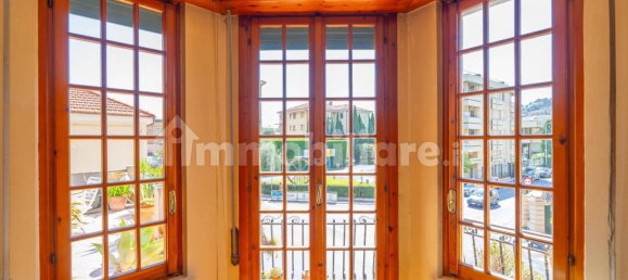 Квартира с 3 спальнями в Империя, Италия № 353300 16