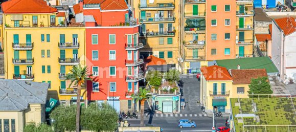 Квартира с 3 спальнями в Империя, Италия № 353300 22