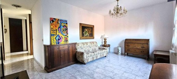 Apartamento de 3 habitaciónes en Pioltello, Italy No. 34016 2