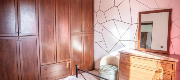 4 rooms Apartment in Perugia, Italy No. 36876 10