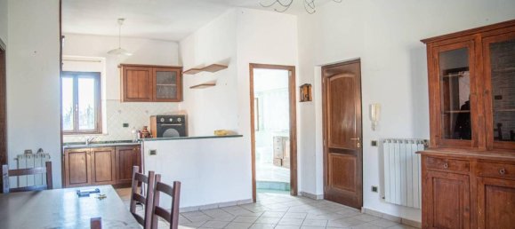 4 rooms Apartment in Perugia, Italy No. 36876 5