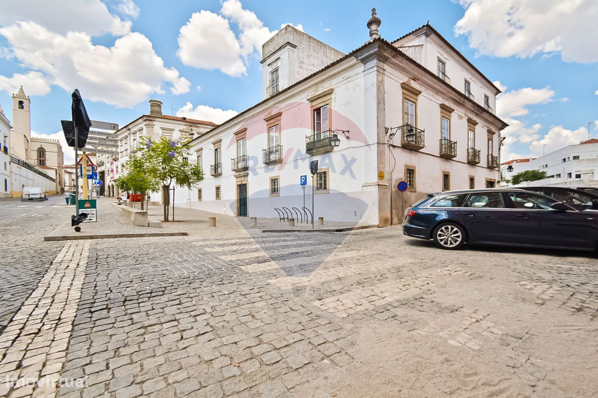 9 bedrooms Building in Evora, Portugal No. 56330