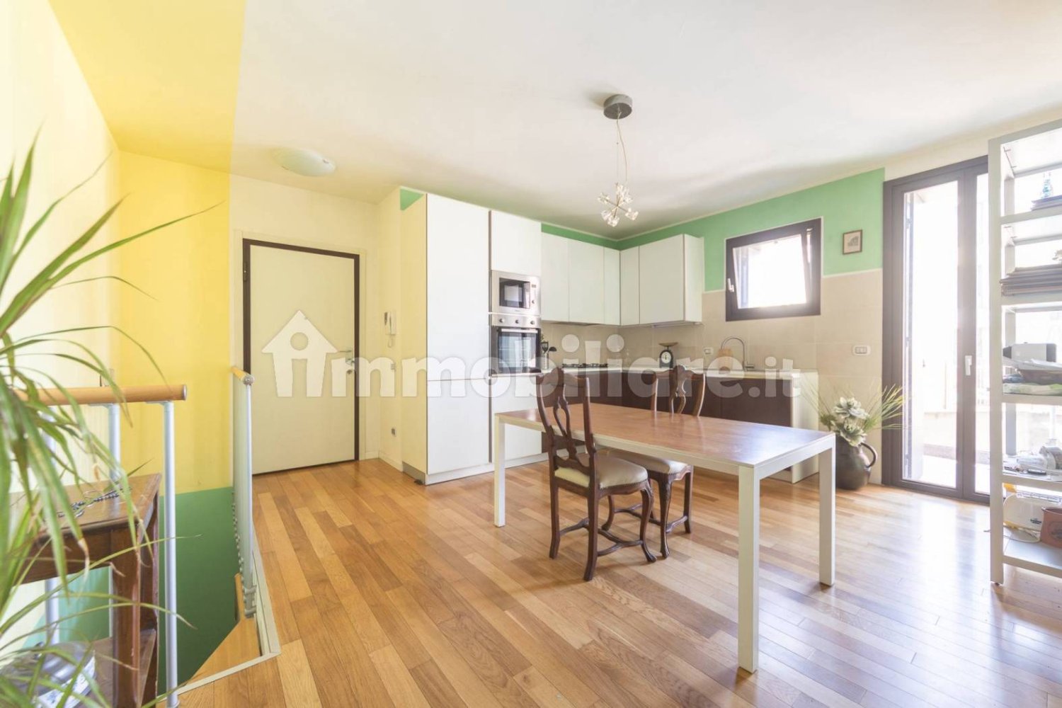 Apartamento de 2 dormitorios en Seregno, Italy No. 268347