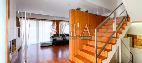 4 bedrooms House in Vila Nova de Gaia, Portugal No. 109236 7