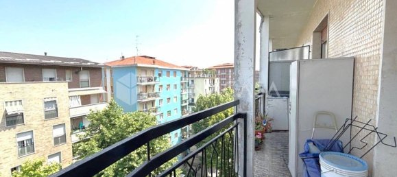 Квартира с 2 спальнями в Чинизелло Бальсамо, Италия № 378260 2