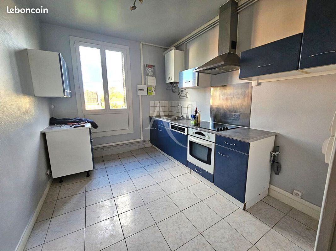 2 bedrooms Apartment in Soissons, France No. 155165