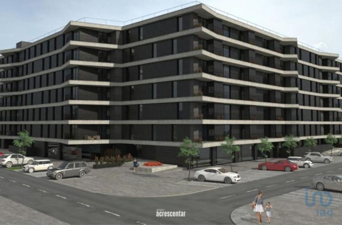 Laden in Porto, Portugal 150m², Nr. 8367