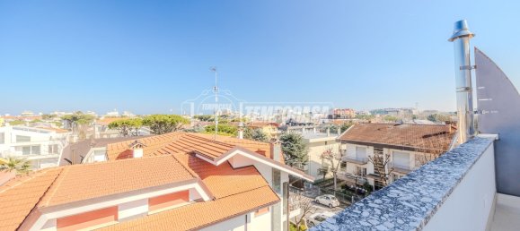 2 Schlafzimmer Penthouse in Riccione, Italy, Nr. 59911 5