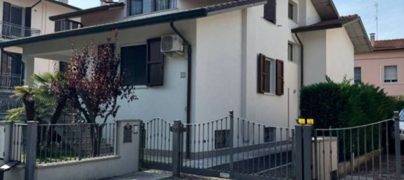 3 bedrooms Villa in Ravenna, Italy No. 319800 7