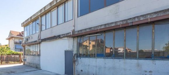 250m² Commercial property in Montesilvano, Italy No. 304669 3