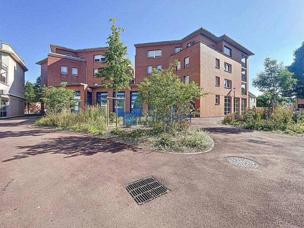 3 Schlafzimmer Wohnung in Saint-Pierre-du-Perray, France, Nr. 296524