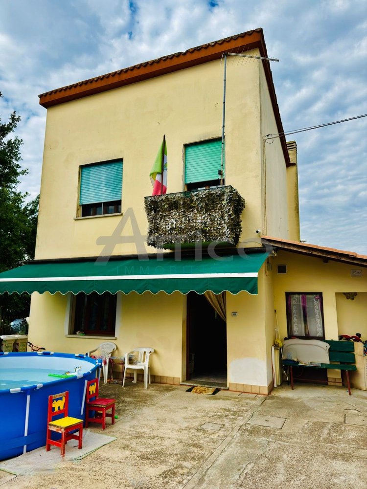 7 bedrooms House in Rovigo, Italy No. 396740