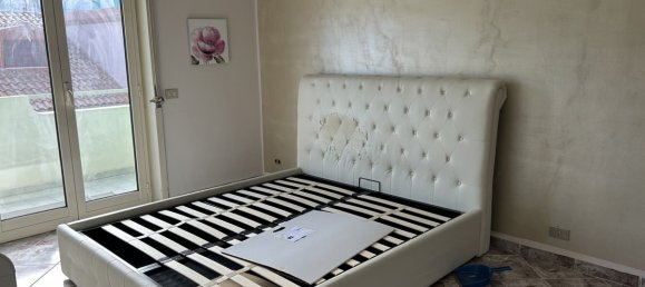 3-salle Appartement à Messina, Italy No. 71956 10